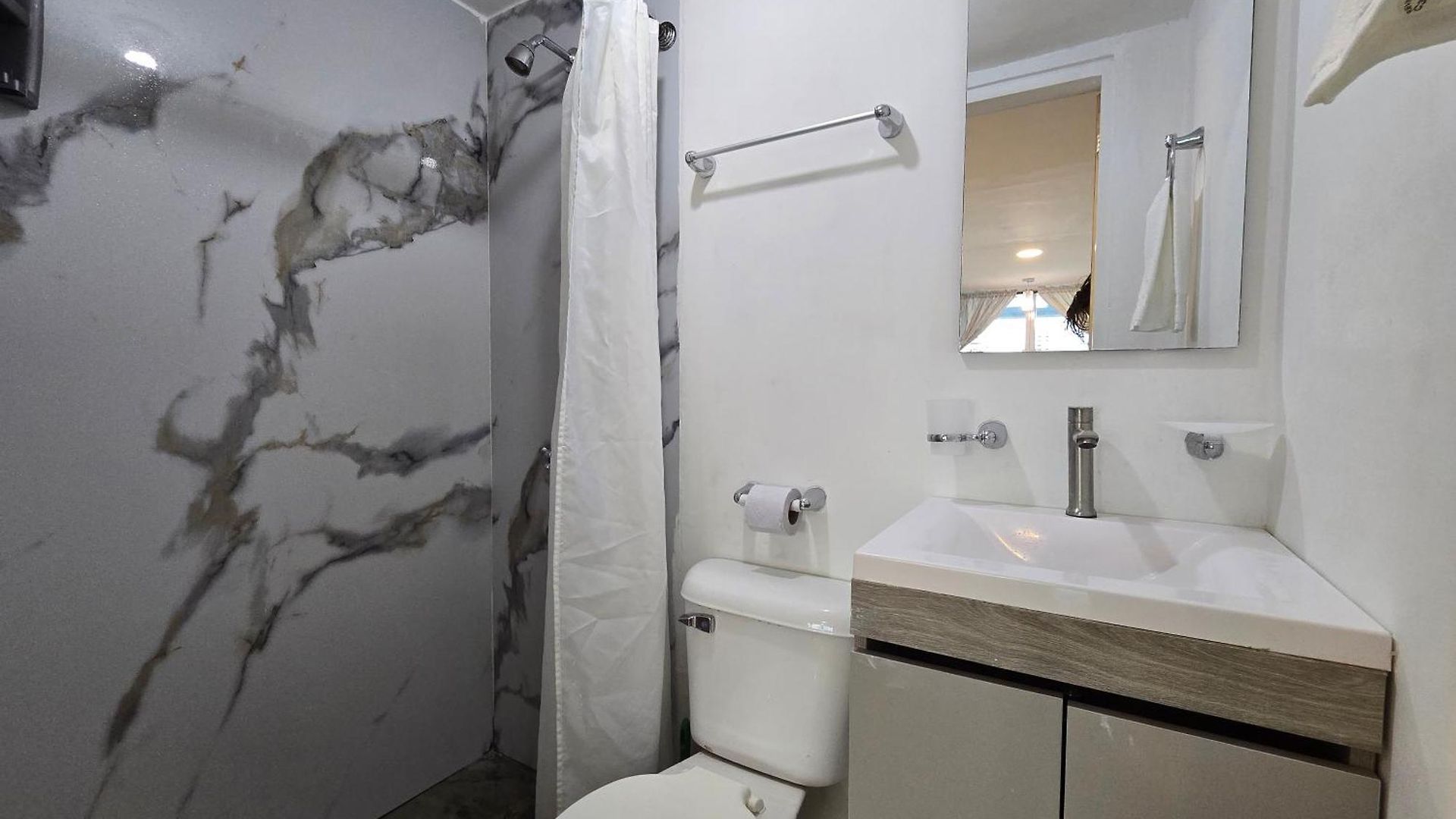 Marina Del Rey Gaitan Apartahotel *